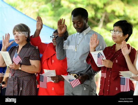 Oath of citizenship united states hi-res stock photography and images - Alamy