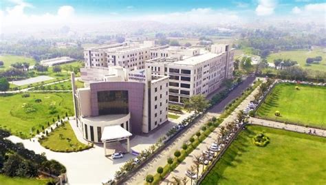 GD Goenka University 2024 BBA Fees & Admission