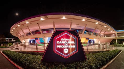 Audio-Animatronic Loses A Hand During The Carousel Of Progress In Magic Kingdom (Photos ...