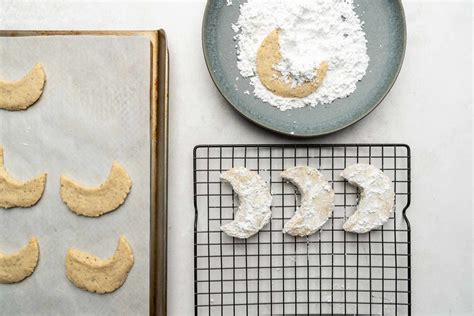 Walnut Crescent Cookies Recipe