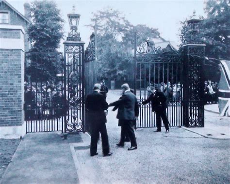 National Physical Laboratory : London Remembers, Aiming to capture all memorials in London