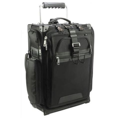 The 5 Best Luggages for Pilots and Flight Crew (2024 Reviews) - Pilotmood