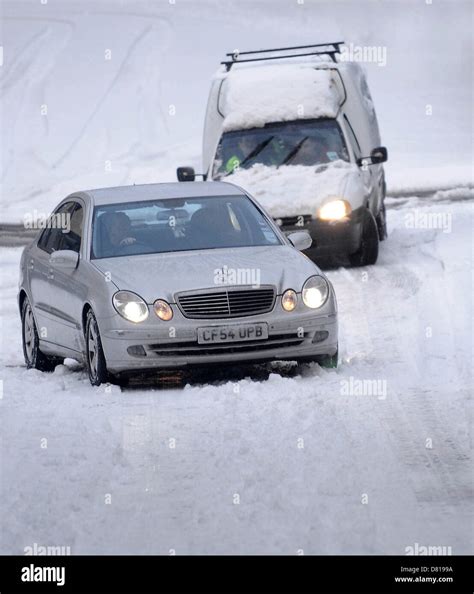 Skidding car hi-res stock photography and images - Alamy