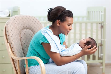 Helpful Nanny Tips for Newborn Care | Moms Best Friend