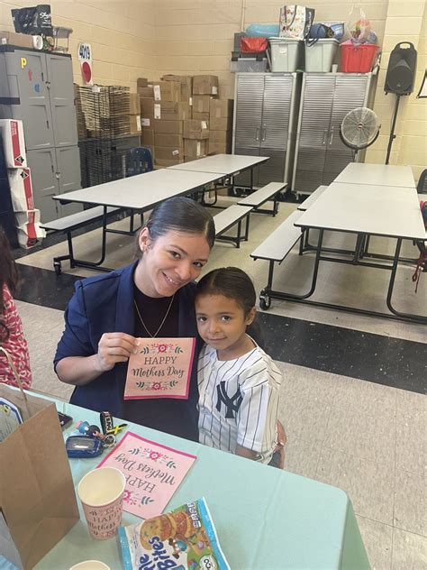 School 30 Yonkers,NY on Twitter: "Our PK students honoring their Mother’s! @YonkersSchools"