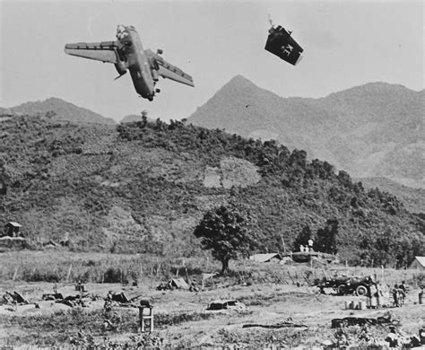 Viet Nam War Photo UPI 1967 - Transport Plane Crash at Duc… | Flickr