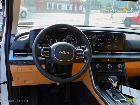 2022 Kia Carnival LX Dashboard Photos | GTCarLot.com