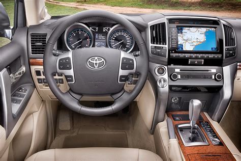 Wallpaper Car: Toyota Fortuner interior