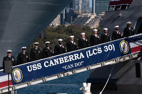 DVIDS - Images - USS Canberra Commissioned in Sydney, Australia [Image 10 of 14]