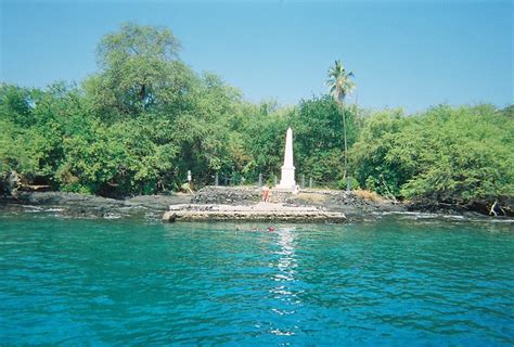 Kealakekua Bay, Captain Cook Monument, Big Island | Flickr - Photo Sharing!