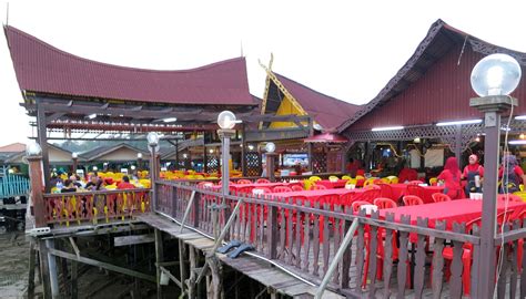 Anjung Senibong Malay Sea Food at Kampung Senibong, Permas Jaya, Johor ...