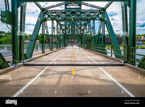 The Stillwater Lift Bridge in Stillwater, Minnesota Stock Photo - Alamy