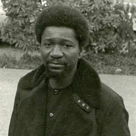 Checkout this rare photo of Wole Soyinka before growing white hair ...