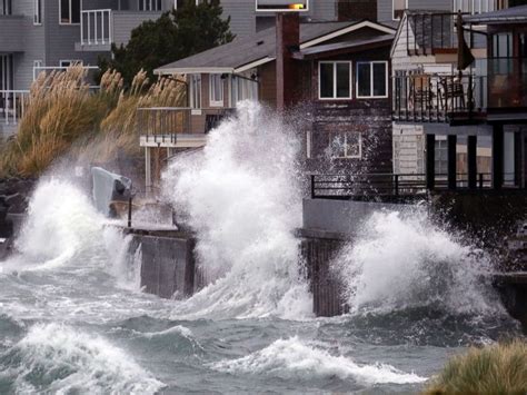 Washington state braces for 2nd storm, 1 day after deadly winds and rain - ABC News