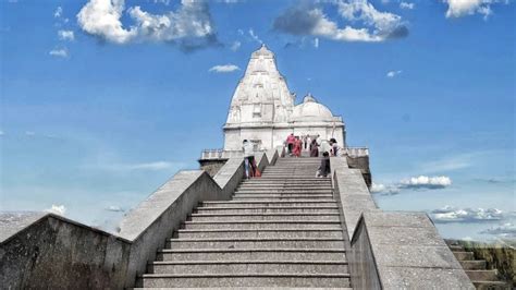 Sammed Shikharji Temple Controversy, Location and Yatra