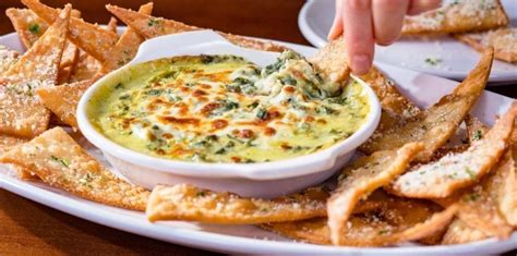 Spinach-Artichoke Dip With New Flatbread Crisps Now Available At Olive Garden - The Fast Food Post