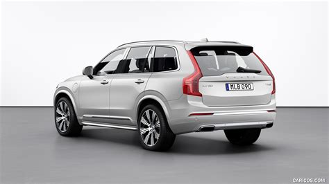 Volvo XC90 | 2020MY Inscription T8 Plug-in Hybrid (Color: Birch Light Metallic) | Rear Three-Quarter