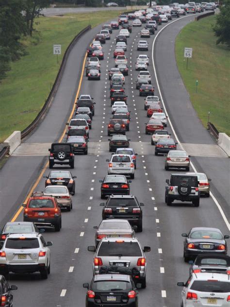 Labor Day traffic builds up on Garden State Parkway