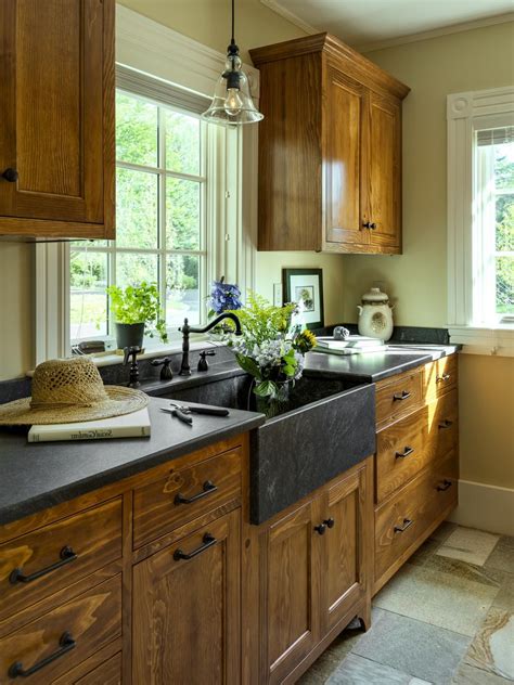 30+ Farmhouse Kitchen With Oak Cabinets – DECOOMO