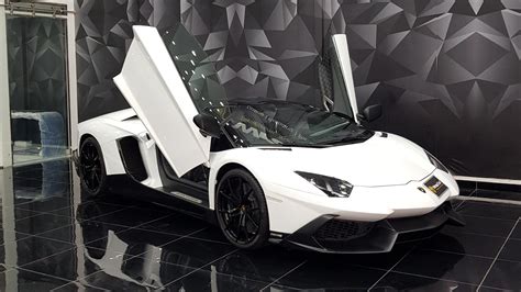 Lamborghini Aventador White And Black