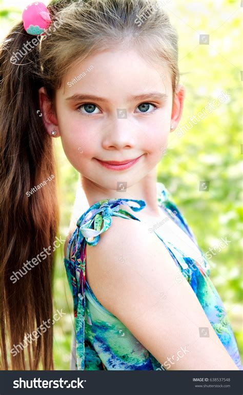 Portrait Adorable Smiling Little Girl Outdoor Stock Photo 638537548 ...