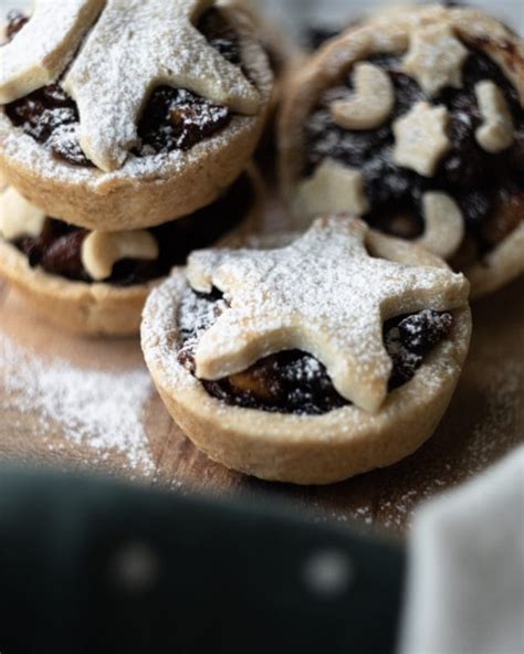 Vegan Christmas Fruit Mince Pies » not hangry anymore