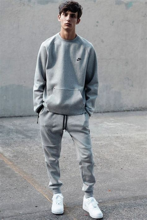 A little normcore style | Calça jogger masculino, Estilo masculino ...