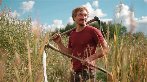 Scythe Mowing at Swedish Airport | Scything for Biodiversity - YouTube