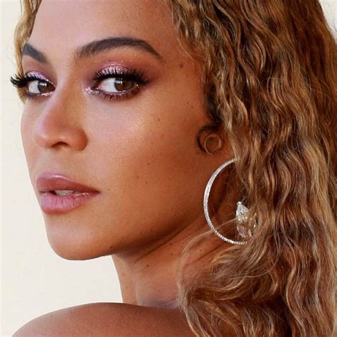 Toraaaaye 💎 on Twitter | Beyonce makeup, Celebrity makeup artist, Beyonce