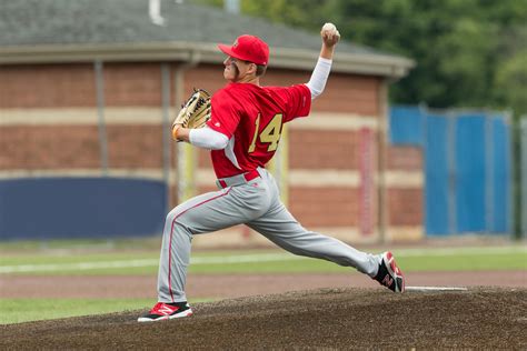 Baseball Pitching Tips: How to Develop a Powerful Pitching Stride | PRO TIPS by DICK'S Sporting ...