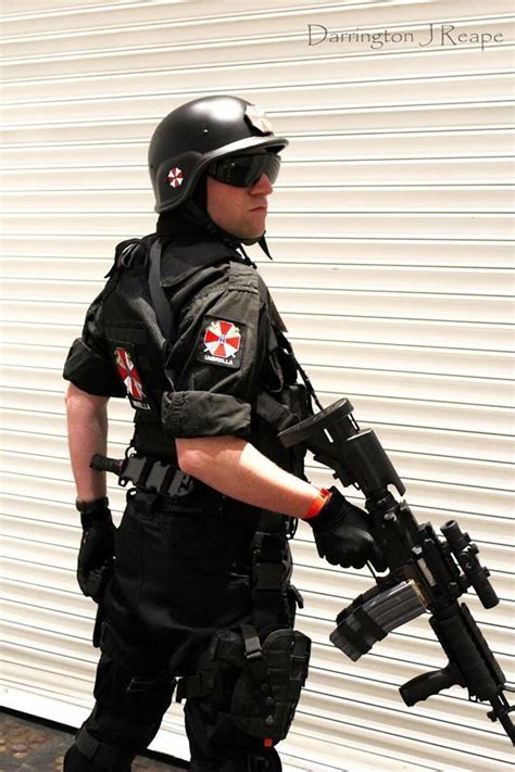 Umbrella Corporation Cosplay - Just a guy with a camera. - Garret Johnston