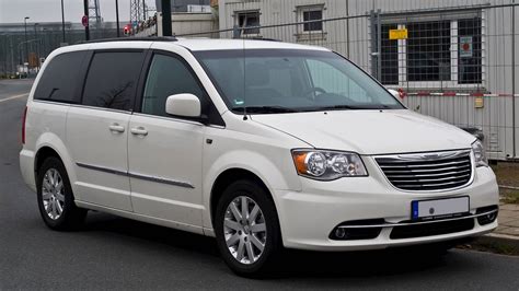 2014 Chrysler Town and Country Limited - Passenger Minivan 3.6L V6 FFV auto