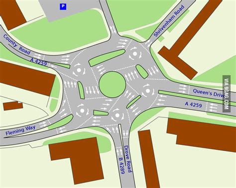 The magic roundabout in Swindon. Roundabout-ception! - 9GAG