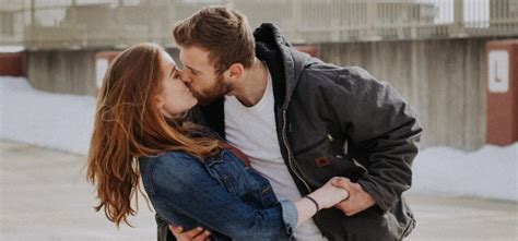 4 Tips How To Make Out With A Girl-Impress Her With Your Kiss