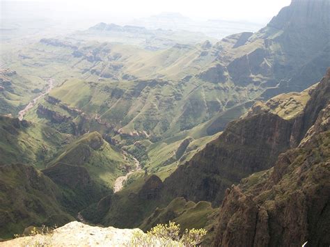 In the vicinity of the Tugela falls, Drakensberg, South Africa | Places ...