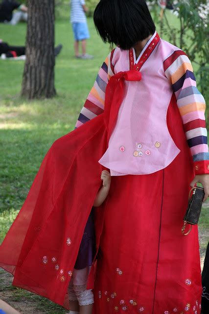 hanbok | I think this little girl really wanted a hanbok of … | Flickr - Photo Sharing!