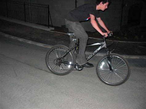 Basic Bike Tricks and Skills : 6 Steps (with Pictures) - Instructables