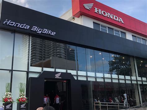 HONDA BIG BIKE SHOWROOM OPENS IN CEBU - Buzz 'N Manila