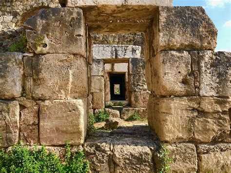 Tyre Lebanon ruins | Sophie's World Travel Inspiration