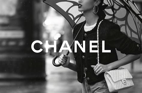 Chanel 'The Chanel Iconic' Bag Spring 2021 Ad Campaign | The Impression