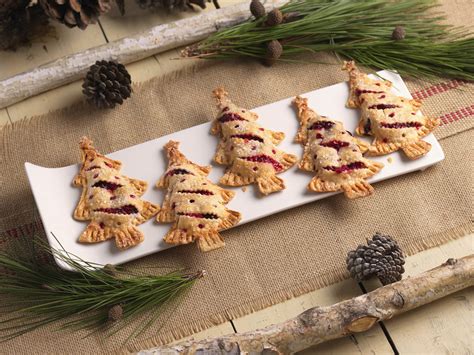 Christmas Tree Berry Hand Pies | Driscoll's