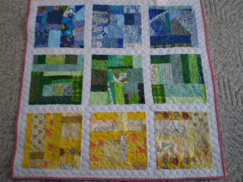 Down To Sew: Happy Scrappy Baby Quilt