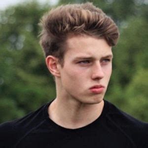 Jacob Ward - Age, Family, Bio | Famous Birthdays