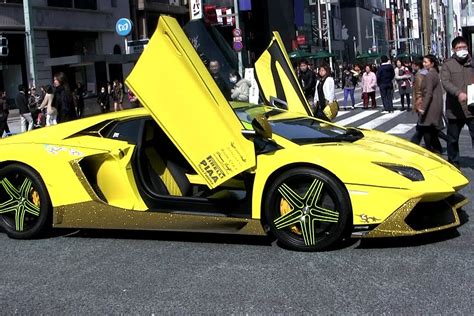 Insane Pimped Out Yellow Lamborghini in Ginza on a crowded Sunday ...