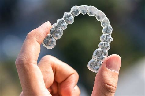 Traditional Braces vs. Invisalign: Which One Is Right for Me?