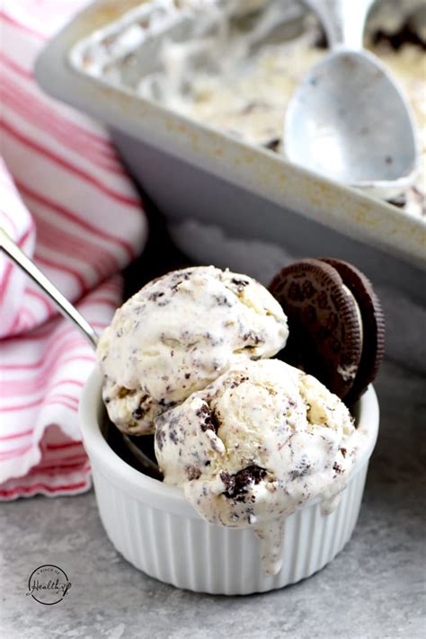 Homemade Cookies and Cream Ice Cream (No Churn) - A Pinch of Healthy