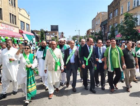 Consul General leads Pakistan Independence Day Parade on Devon Avenue – Consulate General of The ...