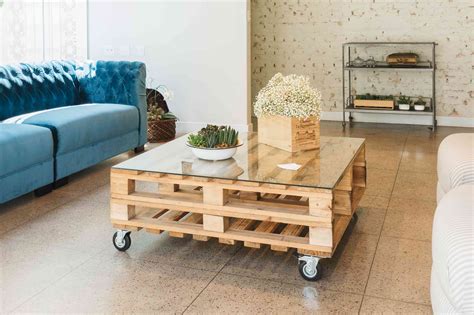 14 Free Pallet Furniture Plans