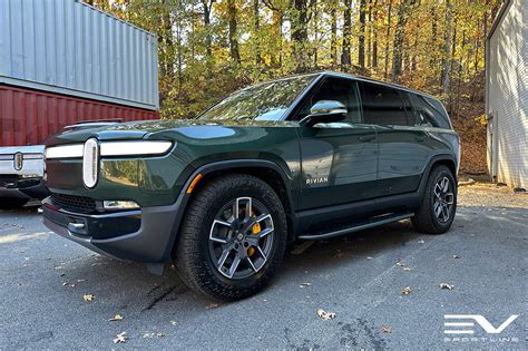 Forest Green Rivian R1S with Triple Square Running Board - EV Sportline ...