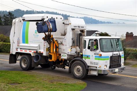 Seattle rolls out electric garbage trucks in pioneering transition away from fossil fuels – GeekWire